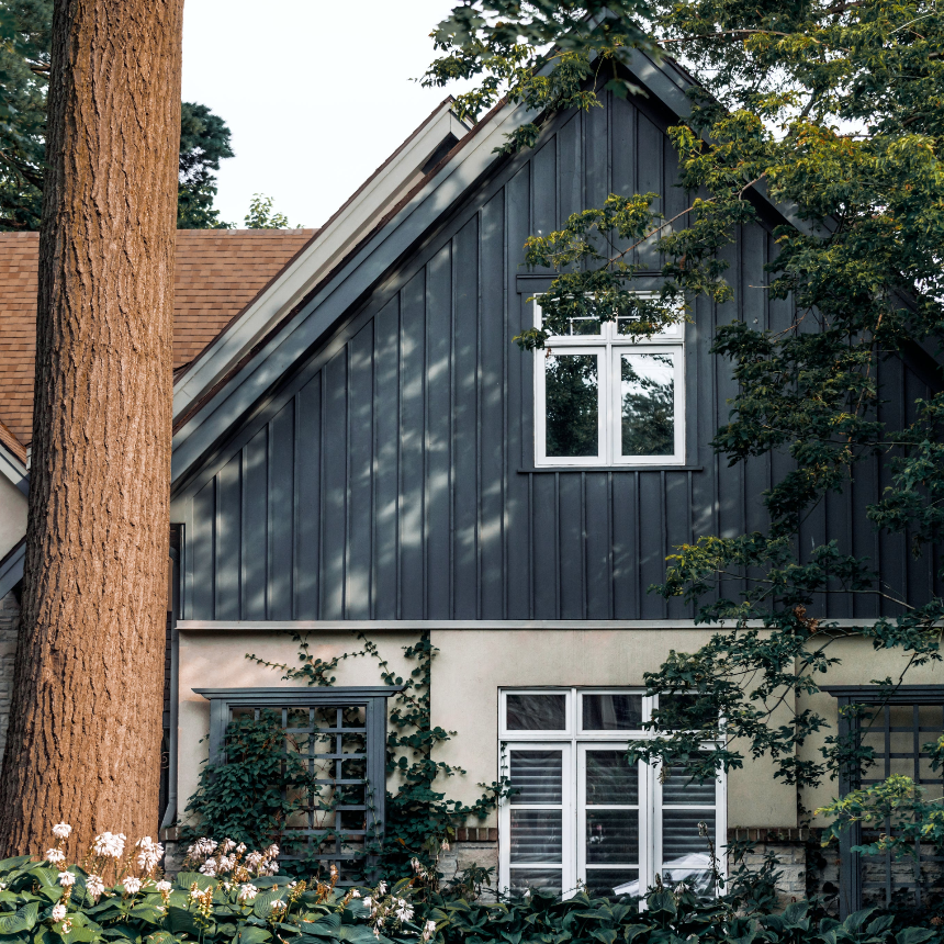 House in trees 88f353fe 019c 4bc6 94d9 7c700c9b35c2